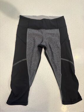 Lululemon High-Waist Athletic Capri Leggings - Black & Charcoal
